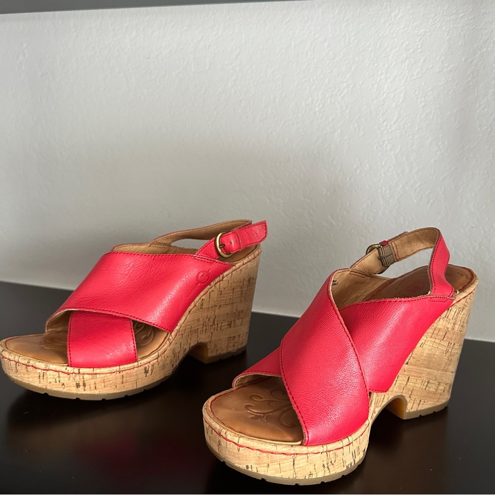 Born Jenni Red Platform Comfort Sandals Size 8